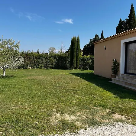 Magnifique Maisonnette Dépendance Avec Piscine Hébergement de vacances